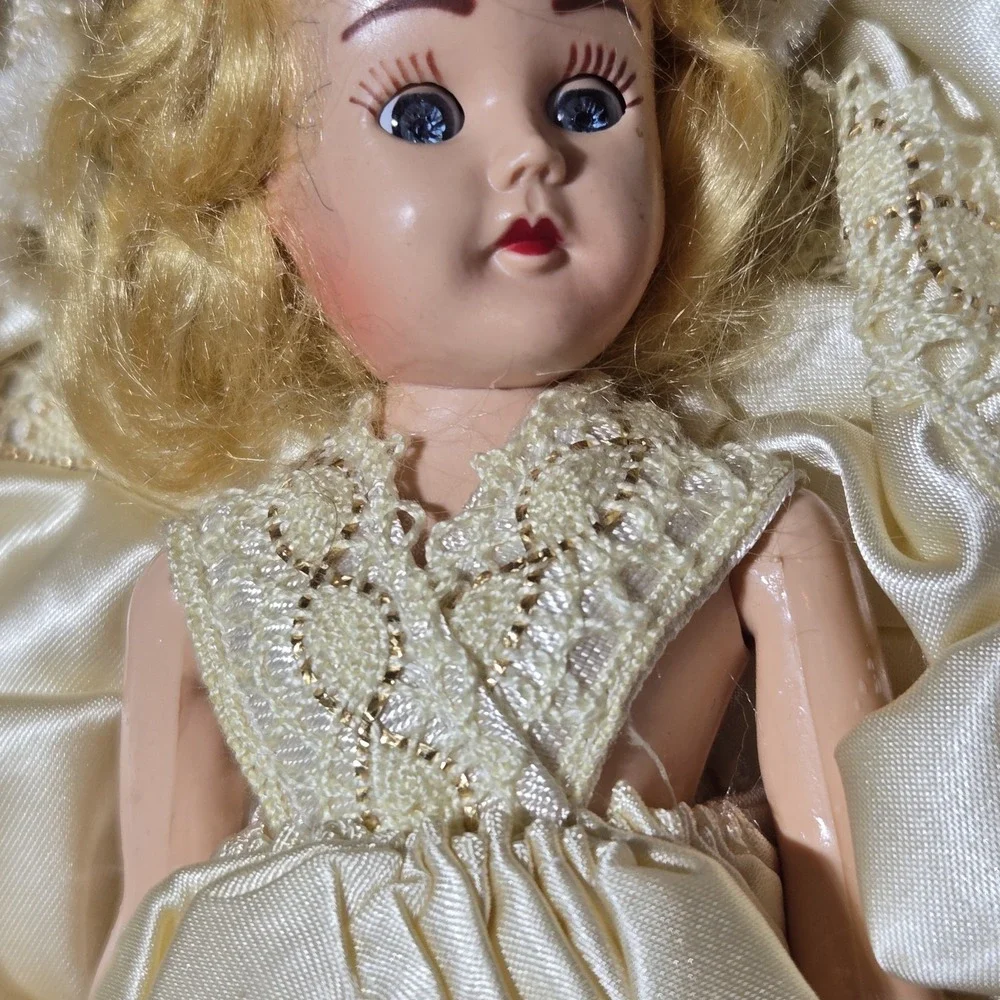 VTG OOAK Bride Doll Wall Decor Lid Eyes Open‎ & Shut Jointed Arms Handmade RARE